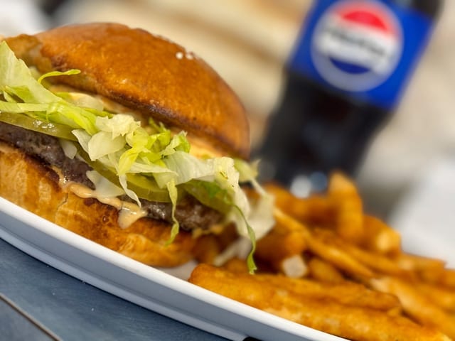 Big MaC Burger.