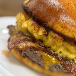 Bacon Mac'n Cheeseburger